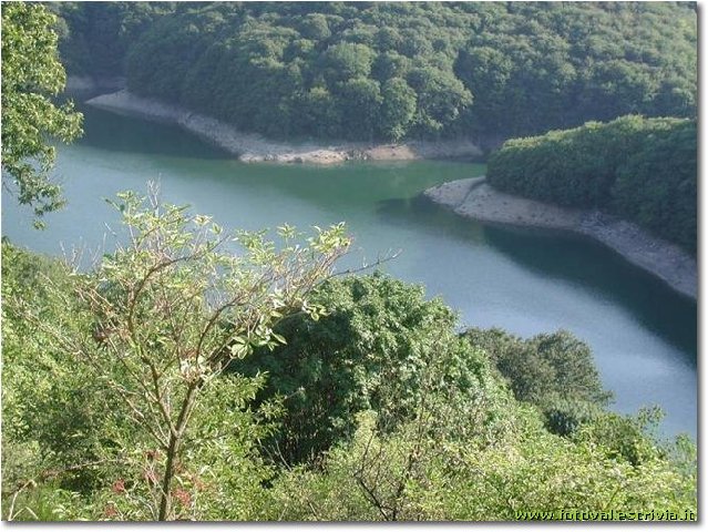 Panorami-Il-lago-della-Busalletta-in-agosto-2001.jpg