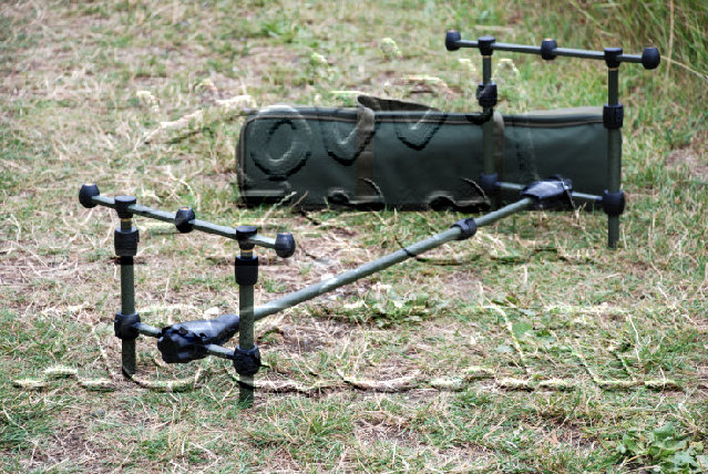 H-gun rod pod 3 canne.jpg
